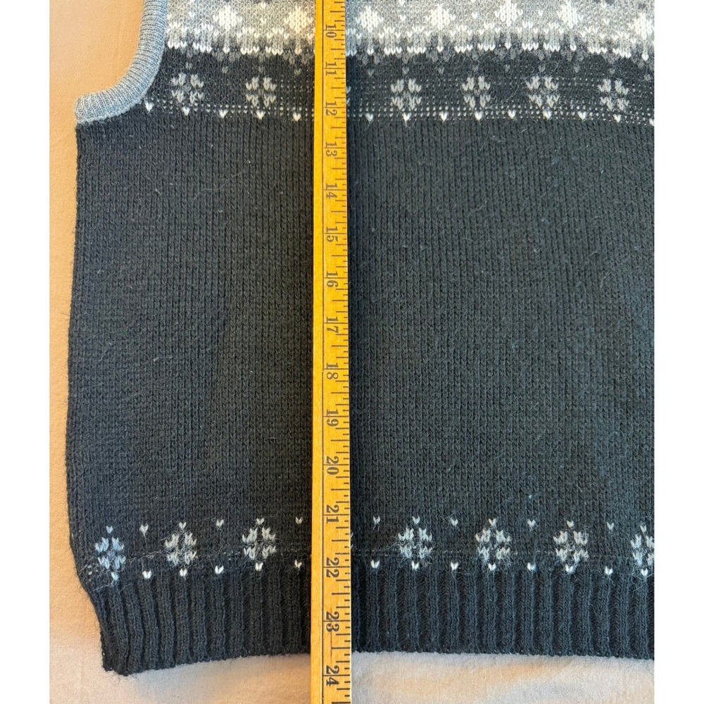 Vintage Mens Fair Isle V Neck Sweater Vest Gray Black Preppy Argyle Holiday Knit - Picture 5 of 7